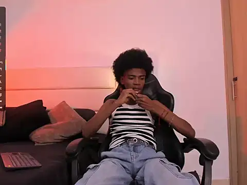 AllexJacob online show from November 4, 1:32 pm