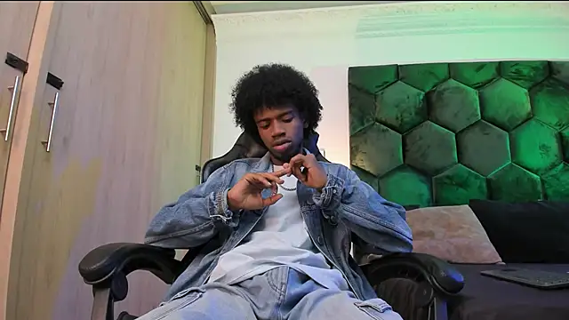 AllexJacob online show from February 5, 1:16 pm