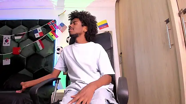 AllexJacob online show from July 6, 9:06 pm
