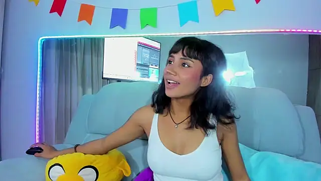 Snapshot of Lola_Purple chatting on October 11, 3:39 am Lola Purple online show from October 11, 3:39 am