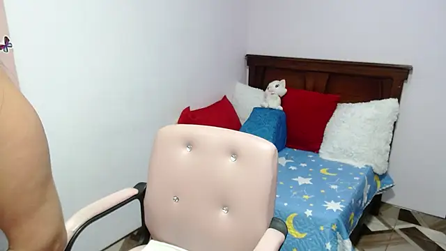 Snapshot of camilavargas_ chatting on July 3, 8:48 pm camilavargas online show from July 3, 8:48 pm