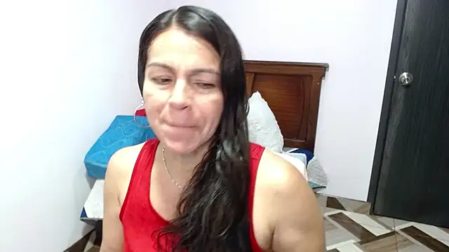 Snapshot of camilavargas_ chatting on July 20, 8:11 pm camilavargas online show from July 20, 8:11 pm