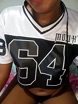 Snapshot of Beauty_Luci chatting on December 17, 5:30 pm Beauty Luci online show from December 17, 5:30 pm