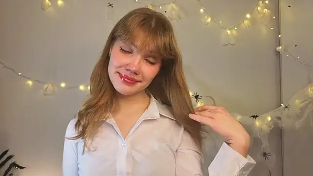 Snapshot of pienaple chatting on October 31, 4:02 am pienaple online show from October 31, 4:02 am