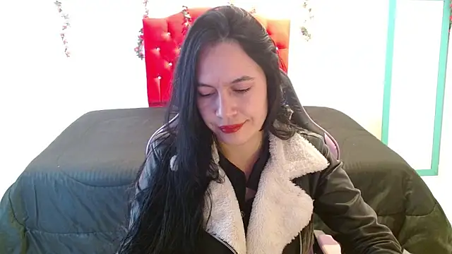 Snapshot of cristal1609 chatting on December 15, 12:53 pm cristal1609 online show from December 15, 12:53 pm