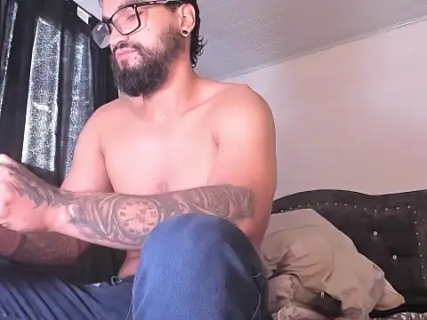 Snapshot of Chrys_harris77 chatting on June 19, 5:39 pm Chrys harris77 online show from June 19, 5:39 pm