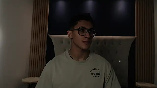 SalvadorFit online show from February 8, 8:23 pm