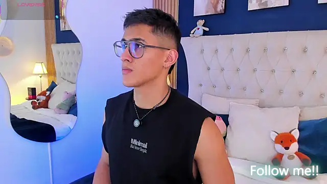 Snapshot of SalvadorFit chatting on June 26, 8:24 pm SalvadorFit online show from June 26, 8:24 pm