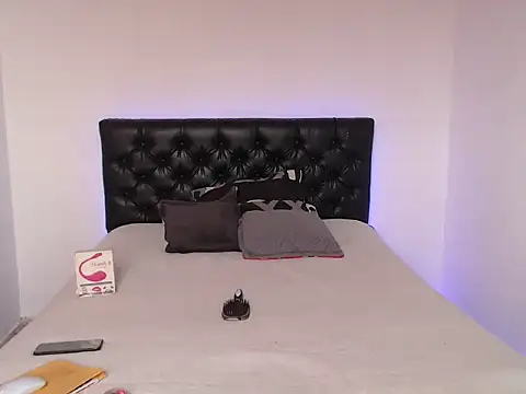 Lunadool online show from March 26, 2:11 pm