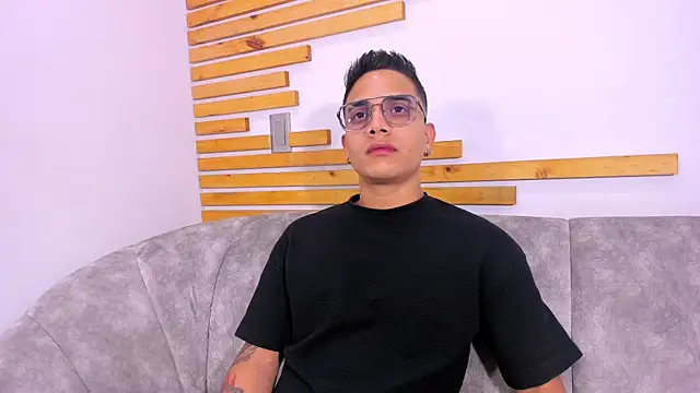 axel vega online show from October 7, 7:33 pm