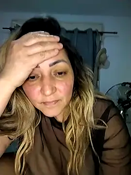 Snapshot of Lunita86 chatting on October 31, 2:34 am Lunita86 online show from October 31, 2:34 am