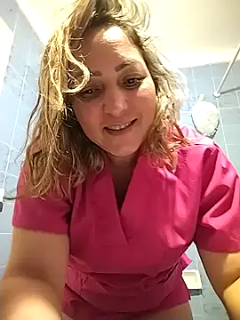 Snapshot of Lunita86 chatting on November 19, 2:55 am Lunita86 online show from November 19, 2:55 am