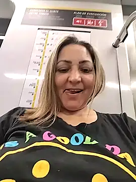 Lunita86 online show from January 6, 1:20 am