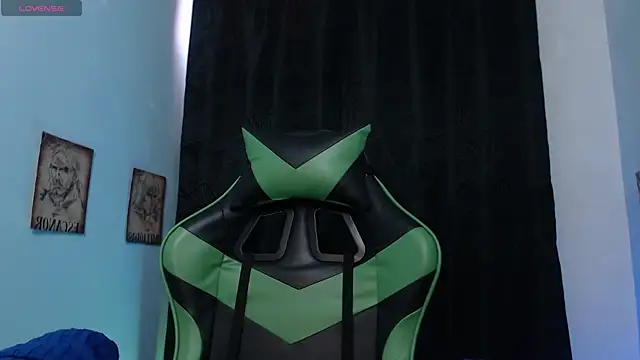 Snapshot of queen_salomme chatting on October 12, 11:53 am queen salomme online show from October 12, 11:53 am