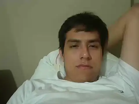 Snapshot of supguyLat chatting on June 4, 5:35 am supguyLat online show from June 4, 5:35 am