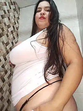 Snapshot of LucyDiamonds1 chatting on August 2, 1:48 am LucyDiamonds1 online show from August 2, 1:48 am