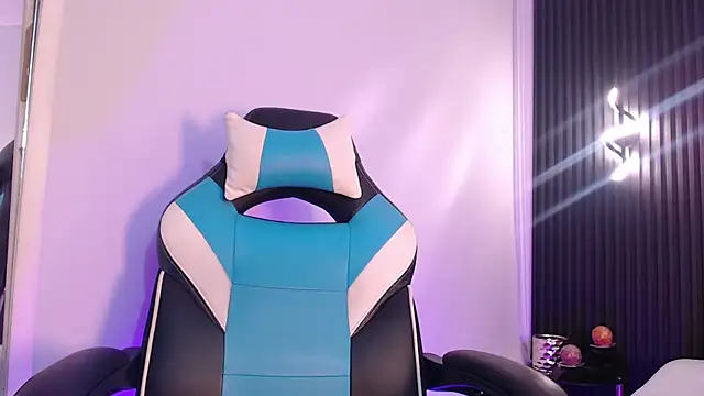 Snapshot of Scarleett_Moon chatting on November 17, 4:07 am Scarleett Moon online show from November 17, 4:07 am