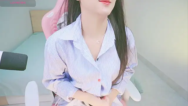 Snapshot of Cherry-26 chatting on December 14, 4:29 am Cherry-26 online show from December 14, 4:29 am