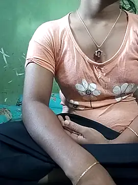 Snapshot of Cute_Couple59 chatting on November 15, 9:06 am Cute Couple59 online show from November 15, 9:06 am