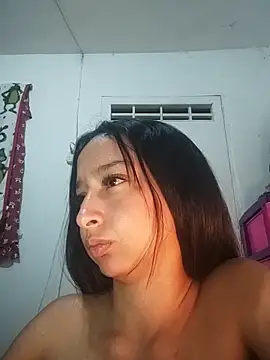 Snapshot of Vale_stone_ chatting on May 8, 4:18 am Vale stone online show from May 8, 4:18 am
