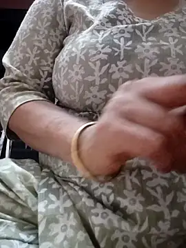 Snapshot of Jeya_thakur chatting on May 5, 6:10 am Jeya thakur online show from May 5, 6:10 am