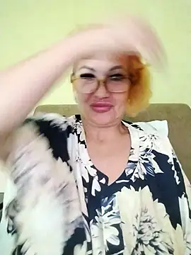 Snapshot of Alissa55552111 chatting on July 13, 8:39 am Alissa55552111 online show from July 13, 8:39 am