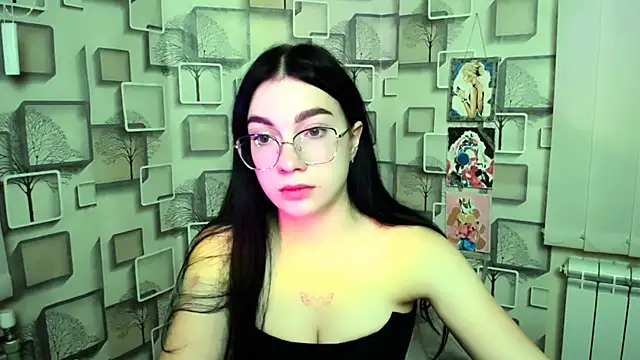 Snapshot of MiraBabe_ chatting on October 15, 7:19 am MiraBabe online show from October 15, 7:19 am