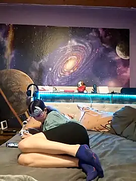 Snapshot of Hot_SkinnyGirl chatting on November 1, 1:35 pm Hot SkinnyGirl online show from November 1, 1:35 pm