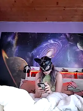 Snapshot of Hot_SkinnyGirl chatting on November 2, 1:24 pm Hot SkinnyGirl online show from November 2, 1:24 pm