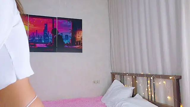 Snapshot of OnlyForYou_ chatting on November 18, 3:34 am OnlyForYou online show from November 18, 3:34 am