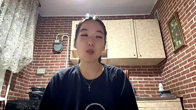 Snapshot of EmmaLeexth chatting on November 5, 12:38 pm EmmaLeexth online show from November 5, 12:38 pm