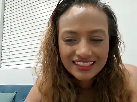 Snapshot of Queen-Of-The-South chatting on October 8, 8:28 pm Queen-Of-The-South online show from October 8, 8:28 pm