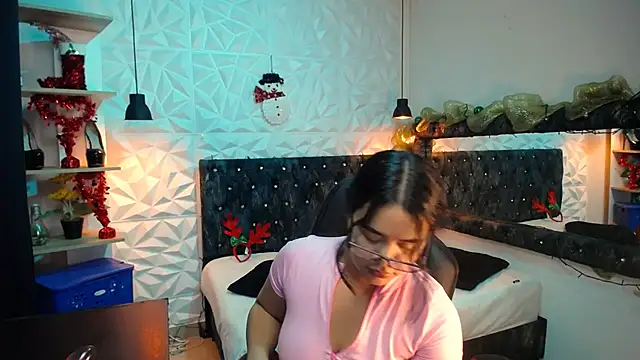 Snapshot of Amy_dl chatting on December 5, 12:36 pm Amy dl online show from December 5, 12:36 pm