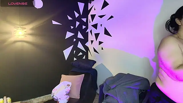 AgataThompson  online show from October 17, 7:27 pm