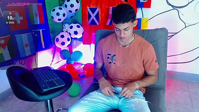 deivid bigcock1 online show from July 13, 12:35 am