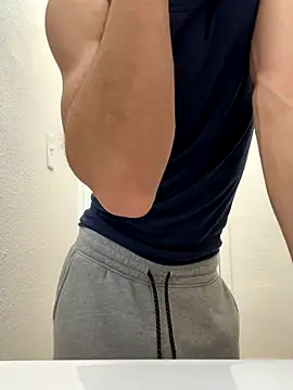 Snapshot of gymratforyouu chatting on October 18, 4:48 am gymratforyouu online show from October 18, 4:48 am