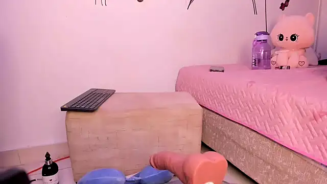 Snapshot of Merliahsomert chatting on February 20, 6:26 am Merliahsomert online show from February 20, 6:26 am