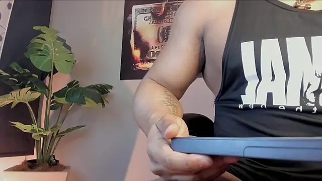 Snapshot of chrizmacgregor chatting on December 16, 12:59 am chrizmacgregor online show from December 16, 12:59 am