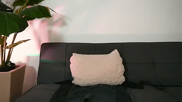 chrizmacgregor online show from July 31, 2:22 am