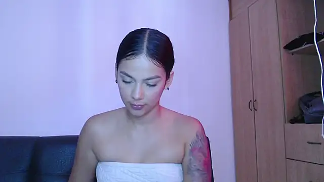 Snapshot of Mia_fire666 chatting on August 8, 4:09 pm Mia fire666 online show from August 8, 4:09 pm