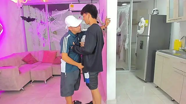 Houseofwarrios online show from September 27, 5:23 am