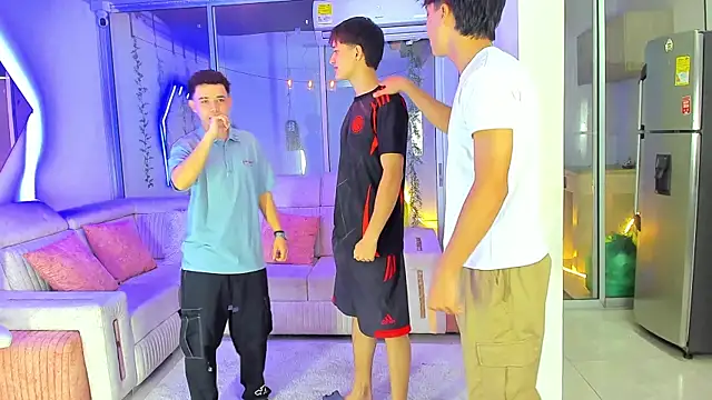 Houseofwarrios online show from January 11, 5:23 am