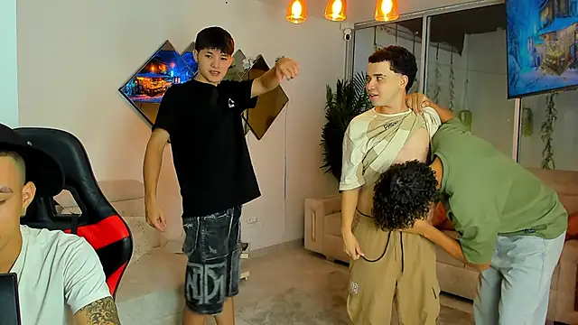 Houseofwarrios online show from March 11, 5:35 am