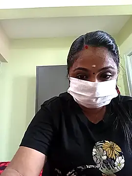 Snapshot of queendivya chatting on September 30, 3:22 am queendivya online show from September 30, 3:22 am