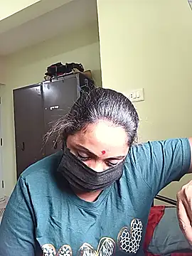 Snapshot of queendivya chatting on October 8, 4:43 am queendivya online show from October 8, 4:43 am