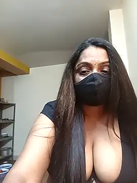queendivya online show from March 26, 9:20 pm
