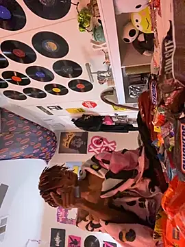 Snapshot of Zayinc chatting on November 1, 10:28 am Zayinc online show from November 1, 10:28 am