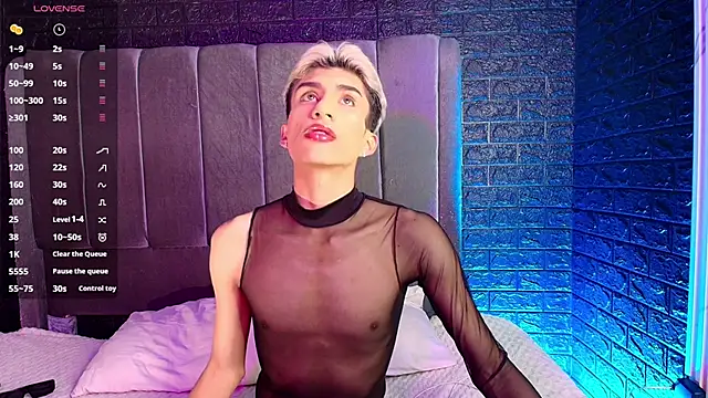 Snapshot of Erick_Velveth chatting on November 14, 5:39 am Erick Velveth online show from November 14, 5:39 am