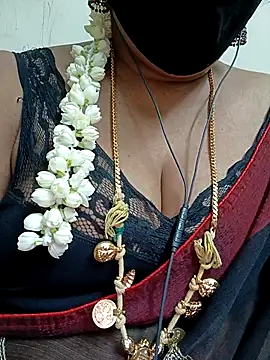 Snapshot of Maithili18 chatting on October 4, 11:03 pm Maithili18 online show from October 4, 11:03 pm