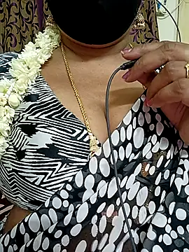 Snapshot of Maithili18 chatting on October 12, 6:56 am Maithili18 online show from October 12, 6:56 am